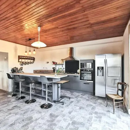 Holiday home Maison Spacieuse A + Grand Jardin *